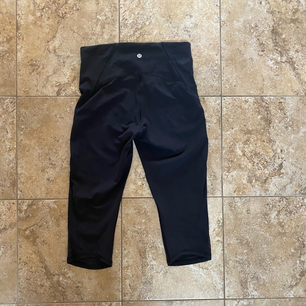Lululemon capris size 8